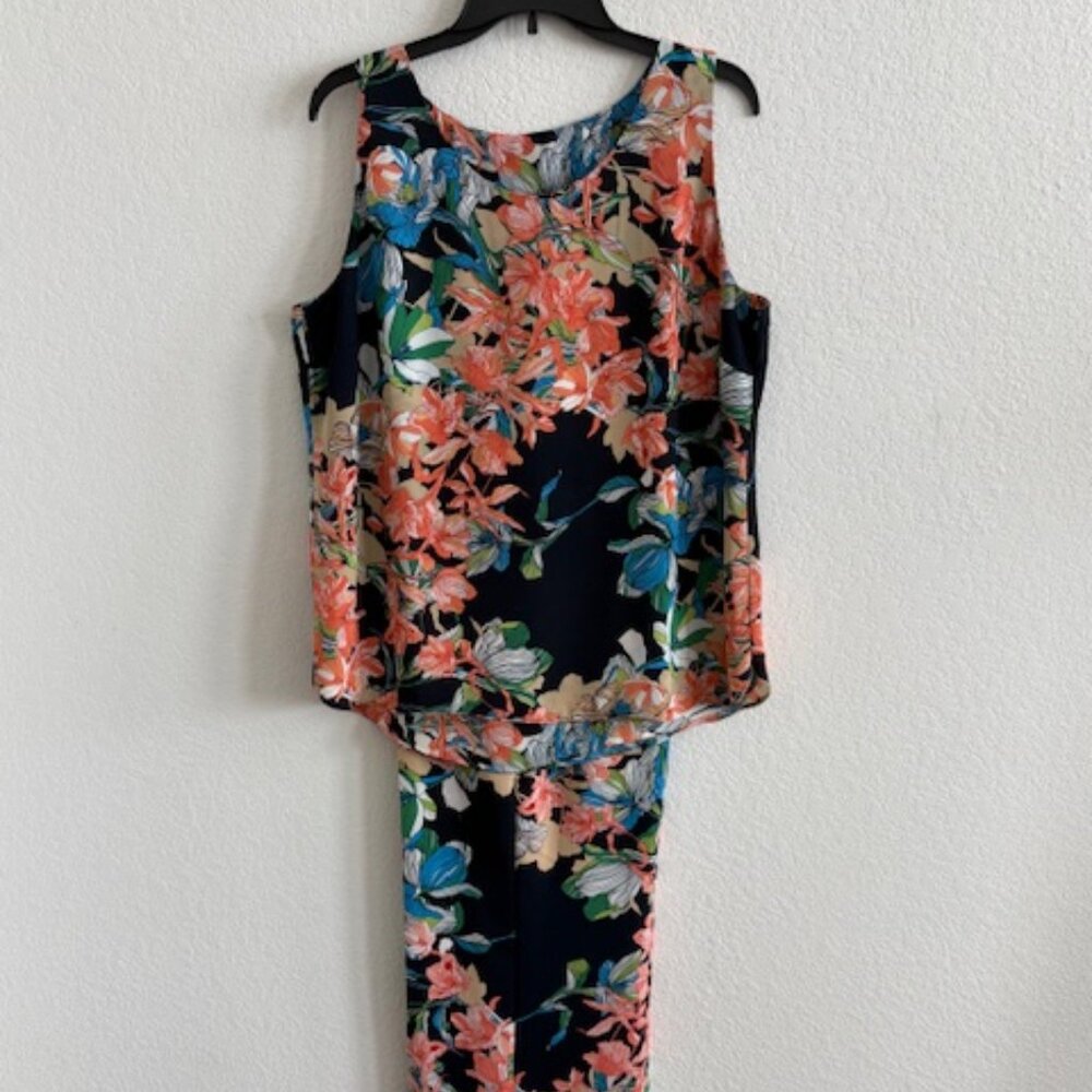 CHICO'S 2-PC SET-NAVY FLORAL PANTS & MATCHING SLEEVELESS TOP-SIZE 2 (LARGE)